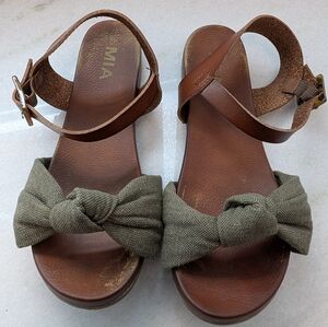 MIAAddilynn Fabric Knot Sandal Olive Size 6.5